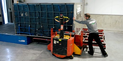 How Ahréns Åkeri Ensures Temperature-Controlled Pharmaceutical Transport