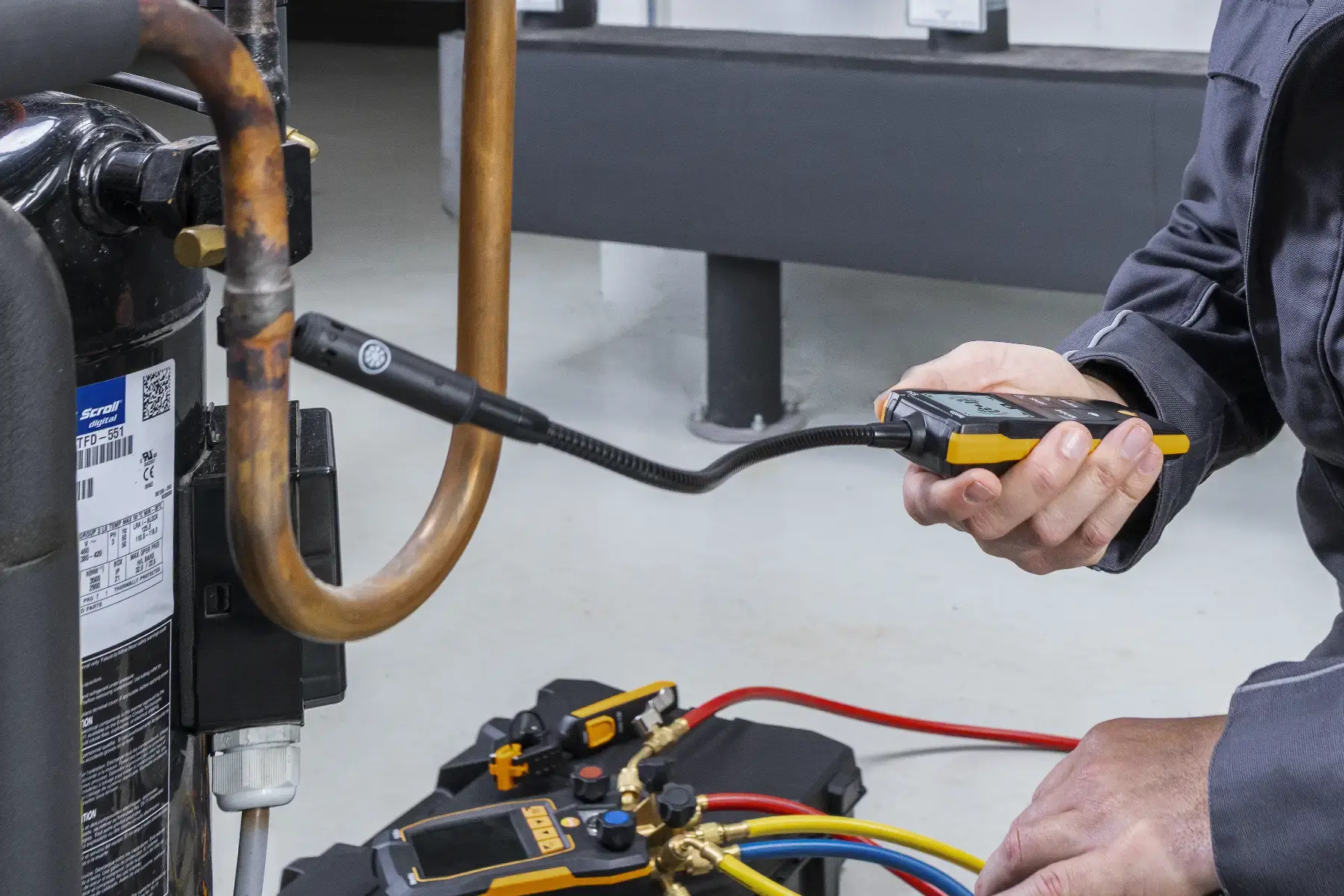Efficient Leak Detection with the testo 513 & testo 514